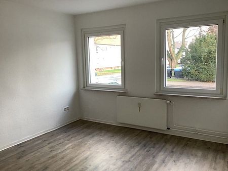 2,5 Zimmer Erdgeschosswohnung mit Duschbad - Foto 2