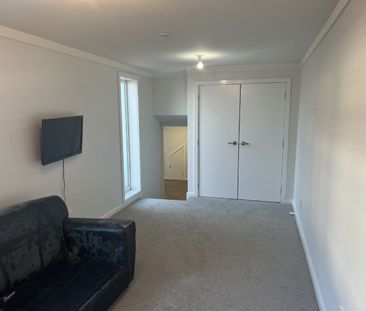 Short walk to the beach, move in before Summer. - Photo 6