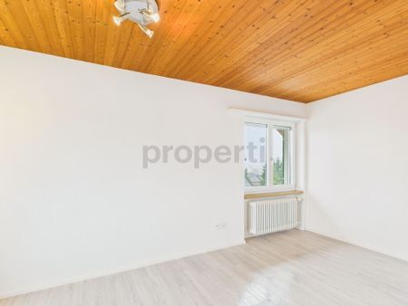 Generous 4.5-room apartment with mountain view in Maschwanden - Photo 3