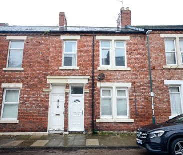 3 bed flat to rent in Eglesfield Road, South Shields, NE33 - Photo 1