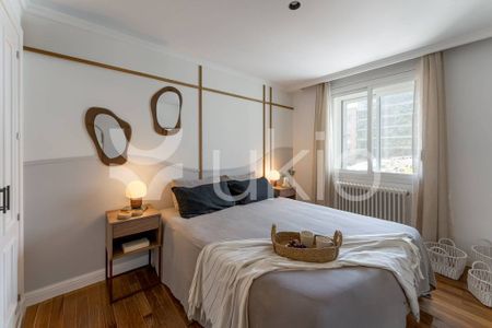 3 room luxury Apartment for rent in Madrid, Community of Madrid - Photo 3