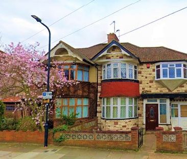 Room in a Shared House, Jeymer Avenue, NW2 - Photo 1