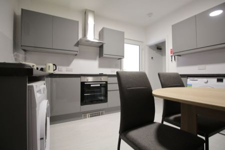 Student Accommodation, 60 Park Street, Lincoln, Lincolnshire, LN1 1UR, United Kingdom - Photo 2