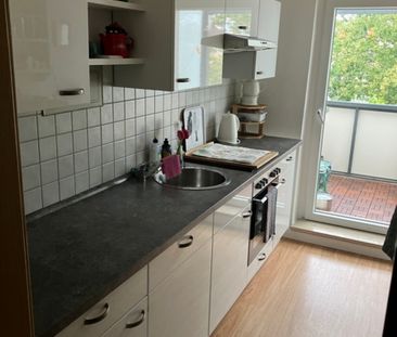 Geräumige 3-Raum-Wohnung mit Einbauküche - Foto 6