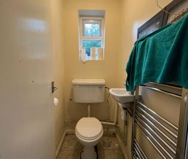 4 bedroom end of terrace house to rent - Photo 6