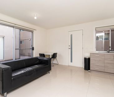 9/2A Selway St, Oaklands Park SA 5046 - House For Rent | Domain - Photo 1