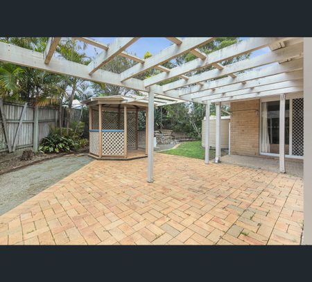 8 Avondale Crescent, Parkinson, Qld 4115 - Photo 3