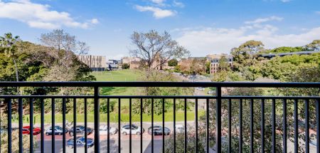 Penthouse Single Studio (Washing/dryer combo machine supplied) - Photo 4