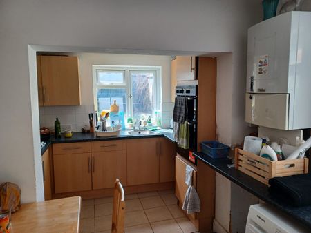 5 Bed Terraced House, Ham Park Road, E15 - Photo 5