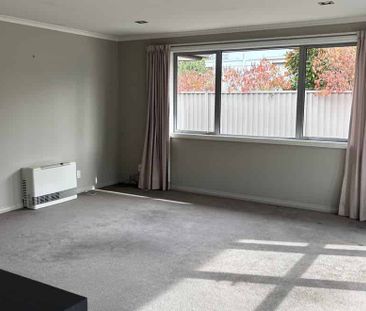 Cosy 3 bedroom available early December - Photo 1