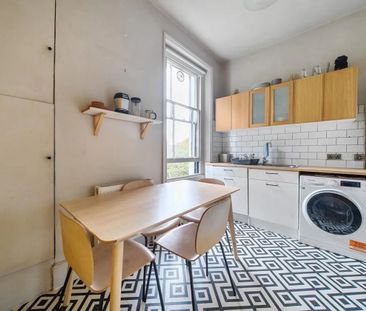 2 Bed Flat, Lewisham Way, SE4 - Photo 2