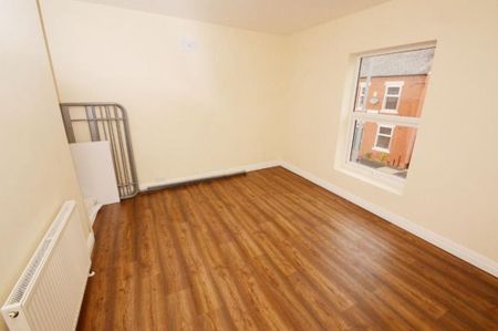 3 Bed Terraced House, Edith Avenue, M14 - Photo 2
