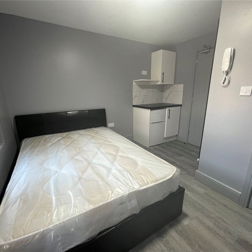 property to rent - Photo 1