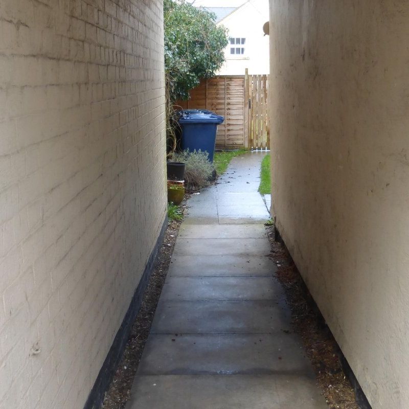 High Street - Photo 1