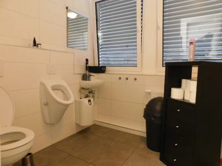 Moderne Praxisfläche in einem florierenden Ärztehaus in der Duisdorfer Fußgängerzone - 167 m² - Photo 2