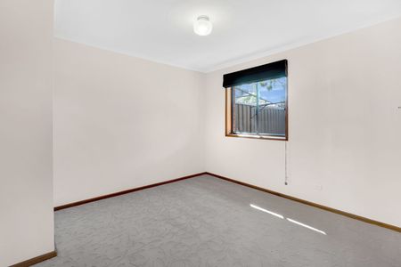 Spacious Well-Maintained Two Bedroom Unit - Photo 4
