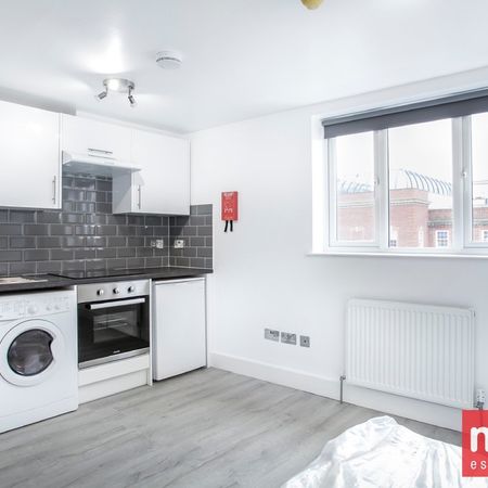 Sunnyside Terrace, London, NW9 - Photo 3