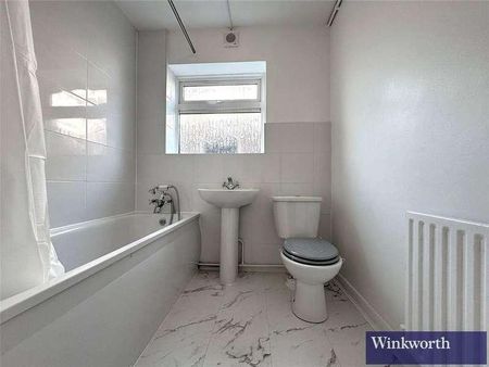 Kenton Lane, Harrow, Middlesex, HA3 - Photo 5