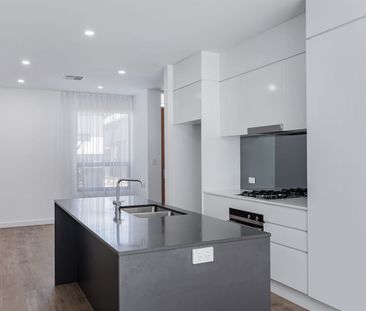 Executive Townhouse - Photo 5