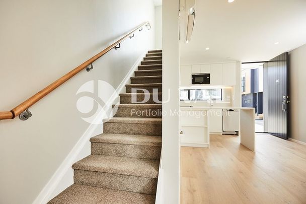 Unfurnished 1 bedroom Townhouse - Photo 1