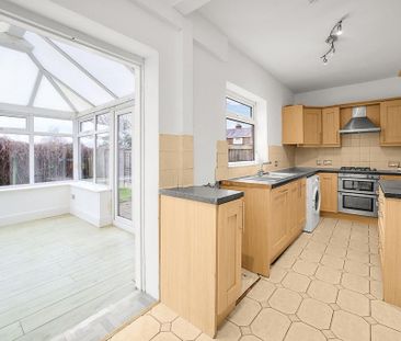 3 bedroom semi-detached house to rent - Photo 2