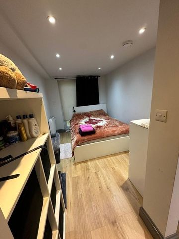 Lind Road, Sutton, SM1 - Photo 2