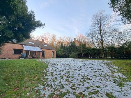 Zeer ruime en degelijke villa in een rustige, kindvriendelijke wijk - Photo 2