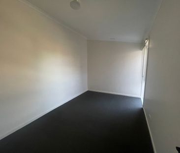 Freshly Painted&comma; Conveniently Located – 3 Bed Townhouse - Photo 6