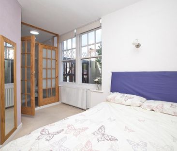 3 bedroom flat to rent - Photo 2