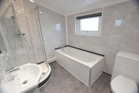 Hurdsfield Road, Macclesfield, SK10 - Photo 2