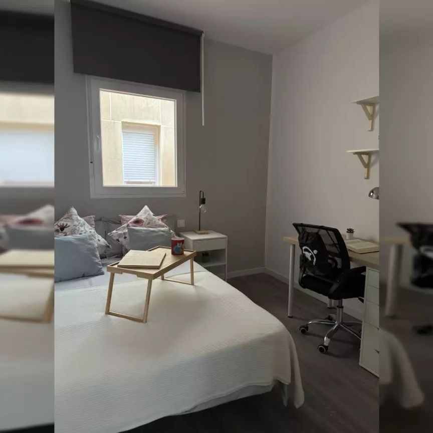 Room in a shared 10-bedroom apartment for rent in Lucero - Photo 1