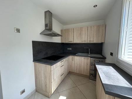 Location Appartement 3 pièces 72m² TROYES 10000 - Photo 4