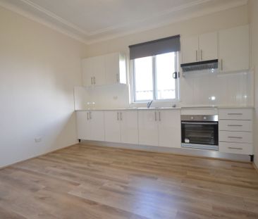 2 Bedroom Home! - Photo 3