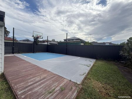 8 Mila Place, Marayong, NSW 2148 - Photo 2