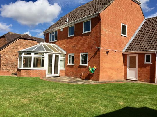 Deanery Crescent, LE4, Leicester - Photo 1