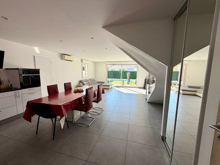 Location Maison 4 pièces 89m² - Photo 2