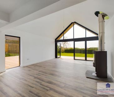 4 bedroom bungalow to rent - Photo 1