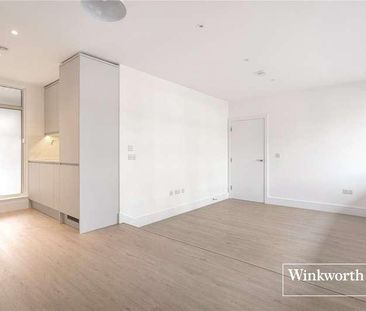 Arcadia Avenue, London, N3 - Photo 4