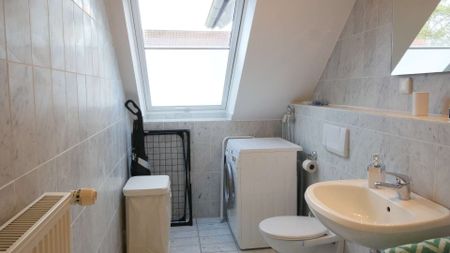 Große 1-Zimmer-Wohnung mit Balkon, Internet und Reinigung - Photo 5