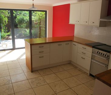 Bridgewick Close - Photo 3