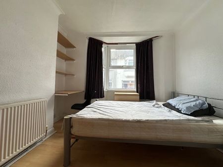 Room in a Shared House, St. Pauls Street, BN2 - Photo 3