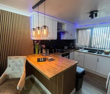 Room in a Shared House, Disraeli Gardens, LS11 - Photo 4