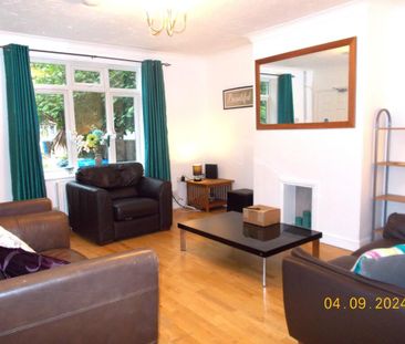 4 bedroom semi-detached house to rent - Photo 1