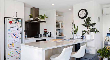 Modern Comfort in Ravenswood - Photo 3