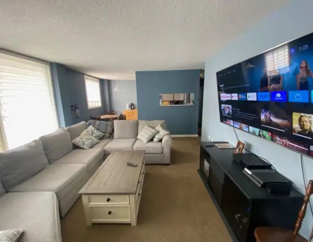Great location in Kensington steps from Riley Park **Pets Okay** | 223 - 223 1417 7 ave Nw, Calgary - Photo 1