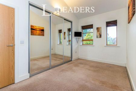 2 bedroom flat to rent - Photo 4