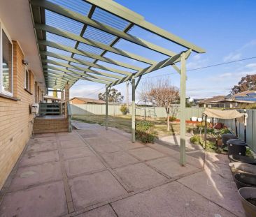 Spacious & Energy-Efficient Family Home in Prime Kaleen Location - Photo 1