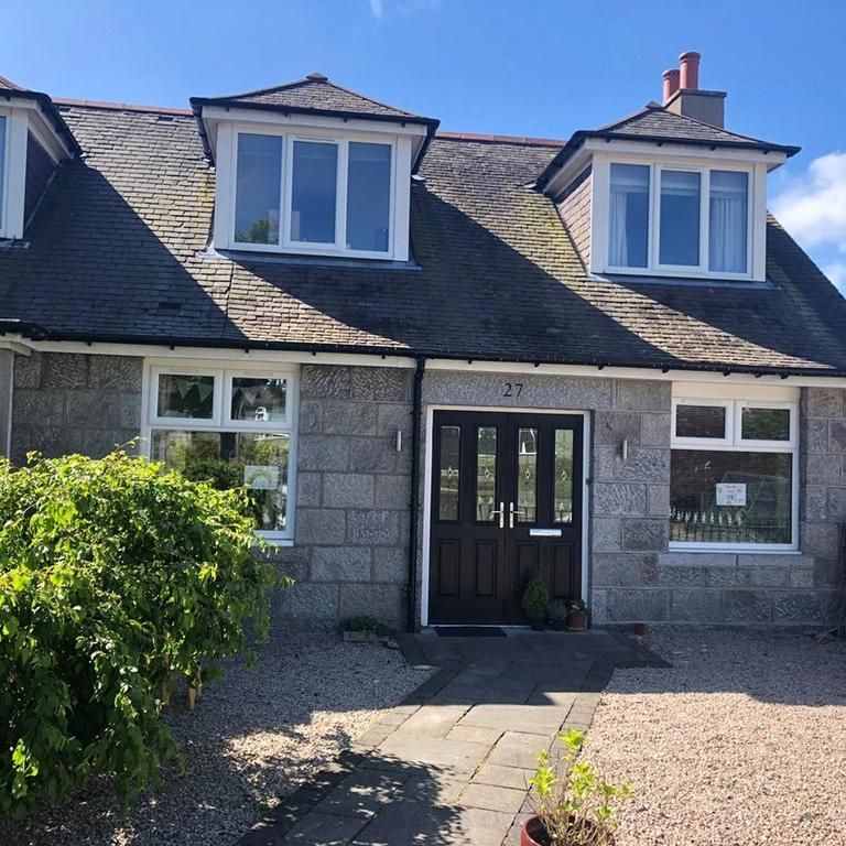 6 bedroom semi-detached house to rent - Photo 1