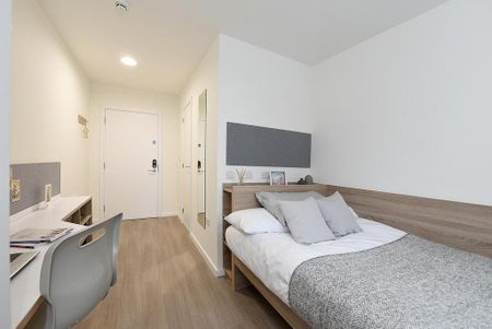 1 bedroom in a flat share to rent - Photo 3
