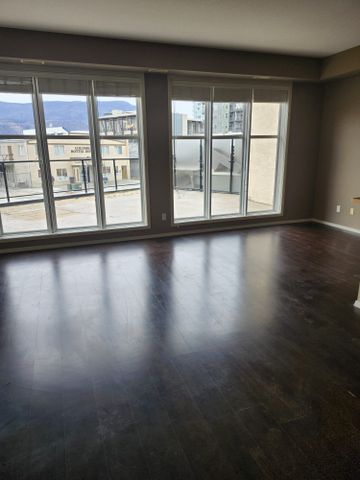 Spacious 2 Bedroom, 2 Bathroom Condo - Photo 3